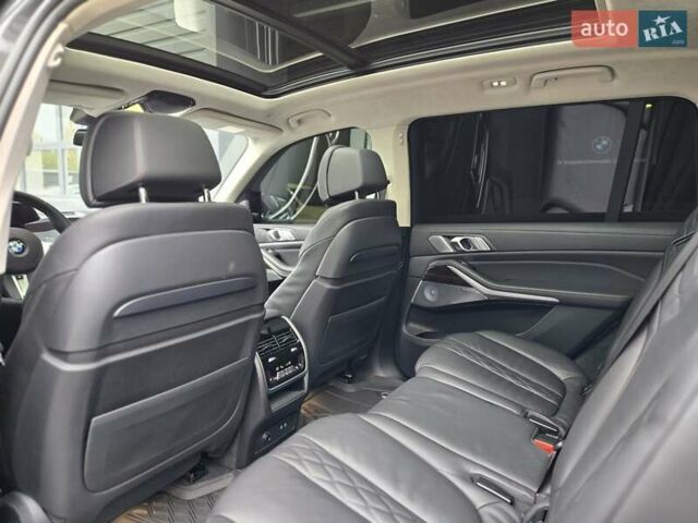Серый БМВ X7, объемом двигателя 3 л и пробегом 111 тыс. км за 85999 $, фото 14 на Automoto.ua