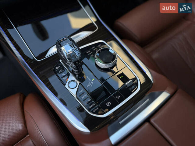 Серый БМВ X7, объемом двигателя 2.99 л и пробегом 194 тыс. км за 65900 $, фото 49 на Automoto.ua