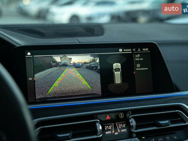 Серый БМВ X7, объемом двигателя 3 л и пробегом 56 тыс. км за 68900 $, фото 29 на Automoto.ua