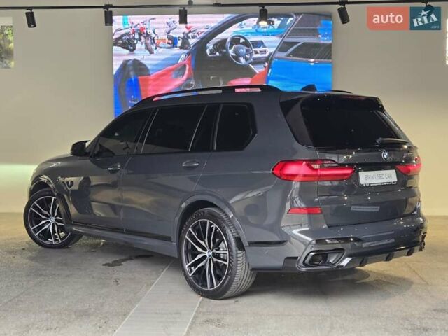 Серый БМВ X7, объемом двигателя 3 л и пробегом 111 тыс. км за 85999 $, фото 6 на Automoto.ua
