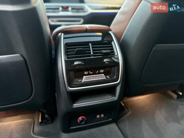 Серый БМВ X7, объемом двигателя 2.99 л и пробегом 194 тыс. км за 65900 $, фото 73 на Automoto.ua