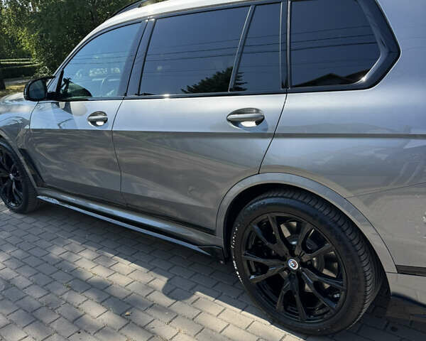Серый БМВ X7, объемом двигателя 4.39 л и пробегом 60 тыс. км за 127000 $, фото 5 на Automoto.ua