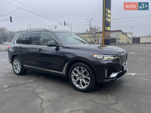 Серый БМВ X7, объемом двигателя 3 л и пробегом 50 тыс. км за 67700 $, фото 3 на Automoto.ua