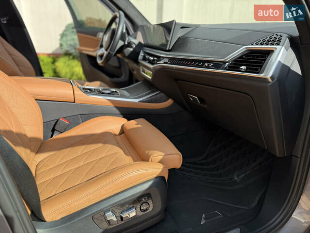 Серый БМВ X7, объемом двигателя 3 л и пробегом 22 тыс. км за 85900 $, фото 21 на Automoto.ua