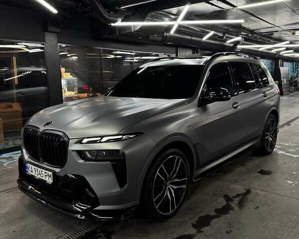 Серый БМВ X7, объемом двигателя 4.39 л и пробегом 83 тыс. км за 135000 $, фото 3 на Automoto.ua
