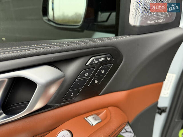 Сірий БМВ X7, об'ємом двигуна 4.39 л та пробігом 52 тис. км за 128000 $, фото 15 на Automoto.ua