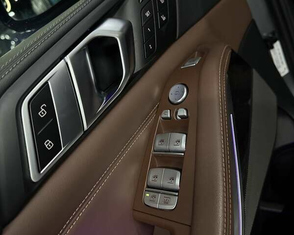 Серый БМВ X7, объемом двигателя 4.39 л и пробегом 83 тыс. км за 135000 $, фото 26 на Automoto.ua