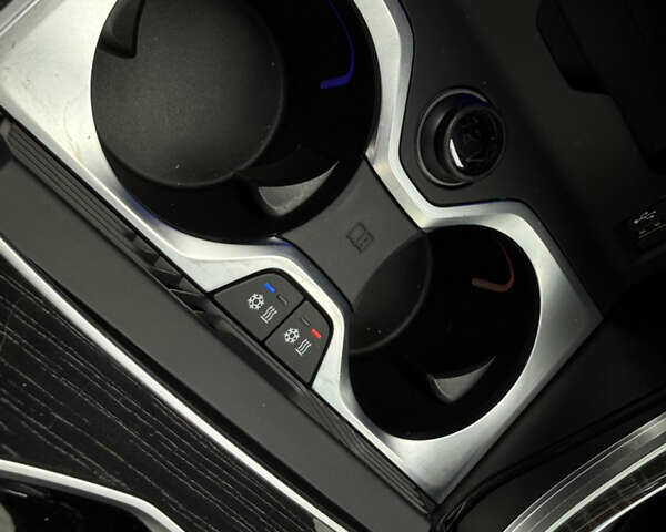 Серый БМВ X7, объемом двигателя 4.39 л и пробегом 45 тыс. км за 129900 $, фото 42 на Automoto.ua