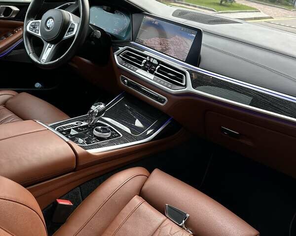 Сірий БМВ X7, об'ємом двигуна 2.99 л та пробігом 55 тис. км за 105900 $, фото 32 на Automoto.ua