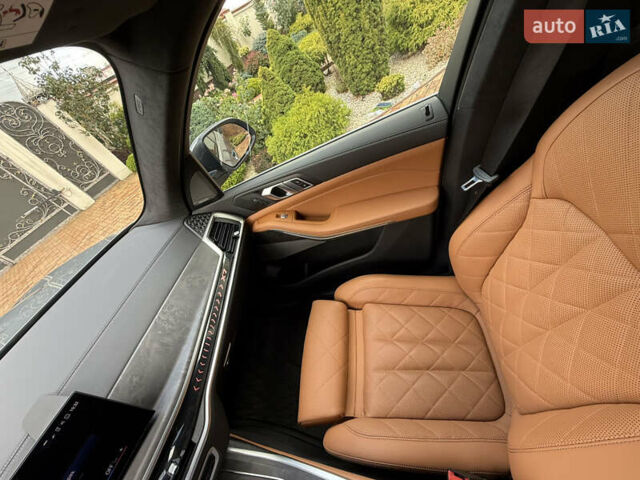 Серый БМВ X7, объемом двигателя 3 л и пробегом 22 тыс. км за 85900 $, фото 40 на Automoto.ua