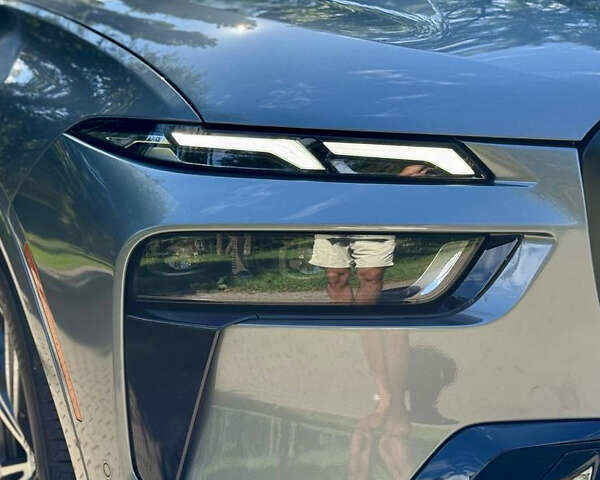 Серый БМВ X7, объемом двигателя 3 л и пробегом 47 тыс. км за 105000 $, фото 4 на Automoto.ua
