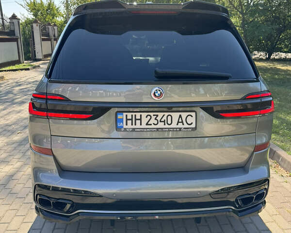 Серый БМВ X7, объемом двигателя 4.39 л и пробегом 60 тыс. км за 127000 $, фото 3 на Automoto.ua