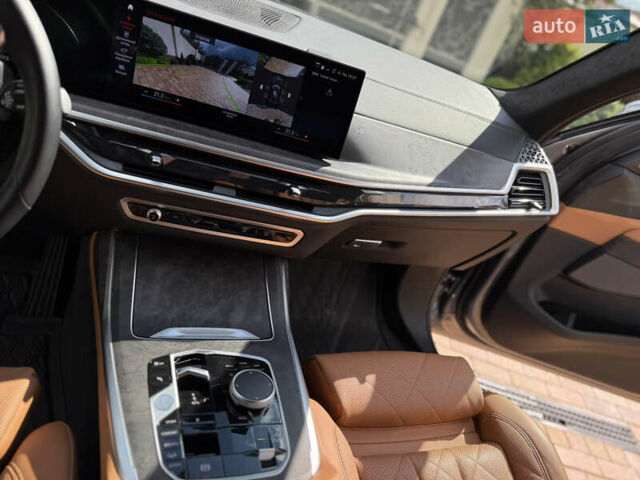Серый БМВ X7, объемом двигателя 3 л и пробегом 22 тыс. км за 85900 $, фото 28 на Automoto.ua