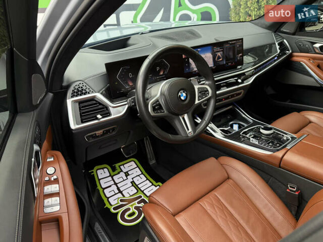 Серый БМВ X7, объемом двигателя 4.39 л и пробегом 45 тыс. км за 129900 $, фото 26 на Automoto.ua