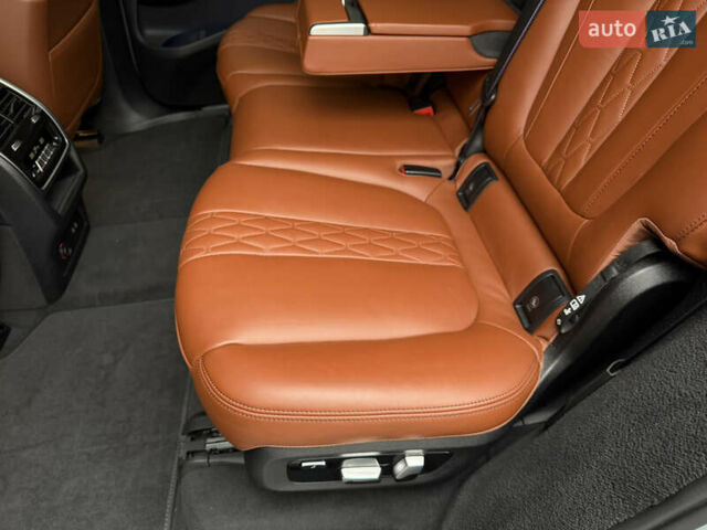 Сірий БМВ X7, об'ємом двигуна 4.39 л та пробігом 52 тис. км за 128000 $, фото 25 на Automoto.ua