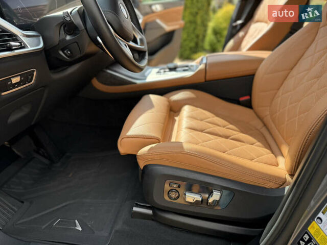 Серый БМВ X7, объемом двигателя 3 л и пробегом 22 тыс. км за 85900 $, фото 17 на Automoto.ua