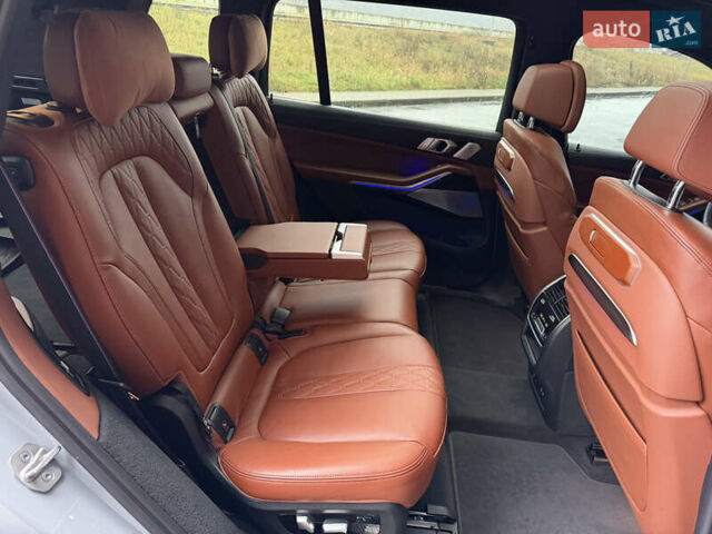 Сірий БМВ X7, об'ємом двигуна 4.39 л та пробігом 52 тис. км за 128000 $, фото 29 на Automoto.ua