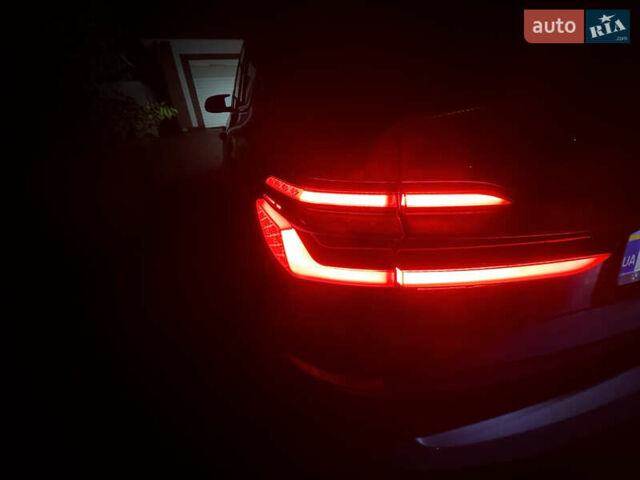 Серый БМВ X7, объемом двигателя 4.39 л и пробегом 60 тыс. км за 127000 $, фото 13 на Automoto.ua