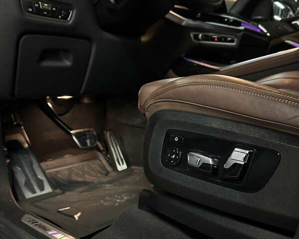 Серый БМВ X7, объемом двигателя 4.39 л и пробегом 83 тыс. км за 135000 $, фото 19 на Automoto.ua