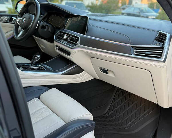 Серый БМВ X7, объемом двигателя 3 л и пробегом 45 тыс. км за 97500 $, фото 38 на Automoto.ua