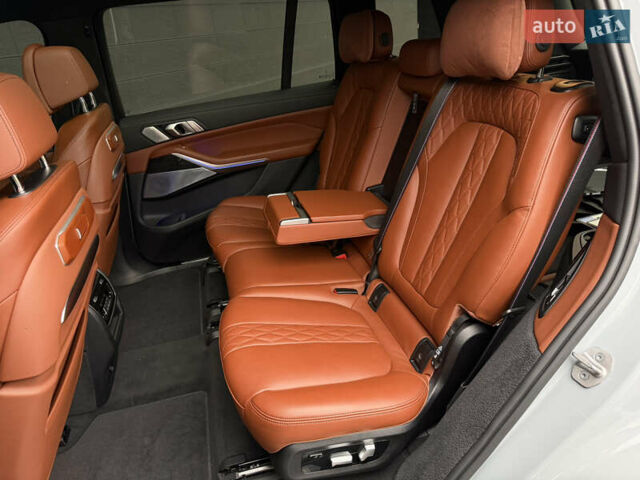 Сірий БМВ X7, об'ємом двигуна 4.39 л та пробігом 52 тис. км за 128000 $, фото 23 на Automoto.ua