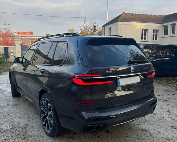 Серый БМВ X7, объемом двигателя 4.39 л и пробегом 97 тыс. км за 119000 $, фото 5 на Automoto.ua