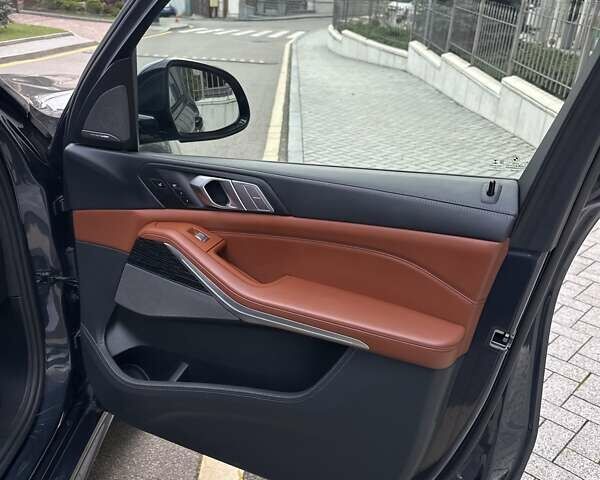 Сірий БМВ X7, об'ємом двигуна 2.99 л та пробігом 55 тис. км за 105900 $, фото 23 на Automoto.ua