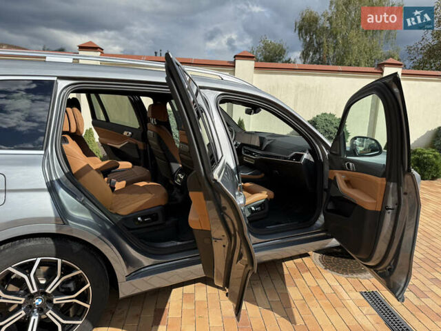 Серый БМВ X7, объемом двигателя 3 л и пробегом 22 тыс. км за 85900 $, фото 42 на Automoto.ua