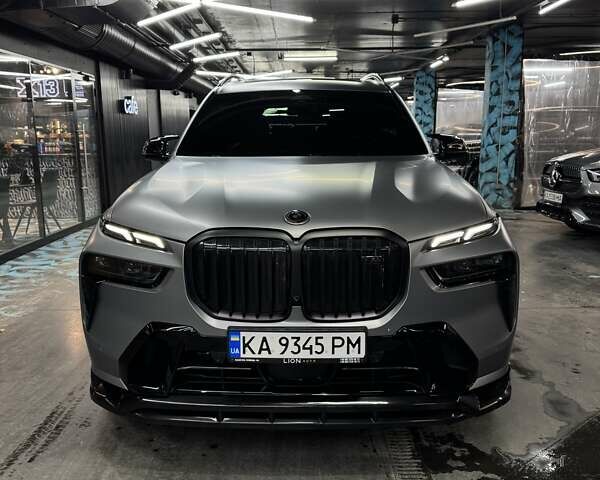 Серый БМВ X7, объемом двигателя 4.39 л и пробегом 83 тыс. км за 135000 $, фото 1 на Automoto.ua