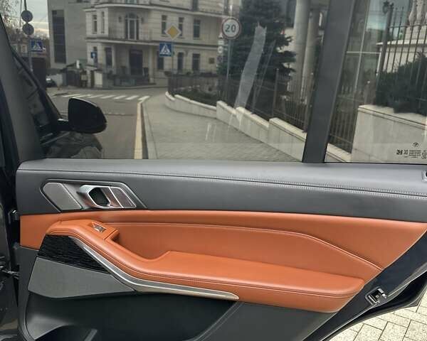 Сірий БМВ X7, об'ємом двигуна 2.99 л та пробігом 55 тис. км за 105900 $, фото 33 на Automoto.ua