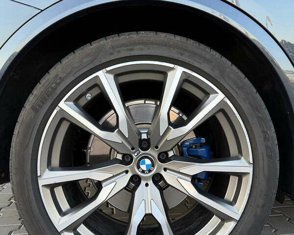 Серый БМВ X7, объемом двигателя 3 л и пробегом 45 тыс. км за 104000 $, фото 15 на Automoto.ua