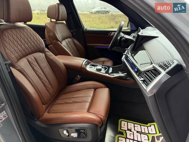 Сірий БМВ X7, об'ємом двигуна 4.39 л та пробігом 52 тис. км за 128000 $, фото 47 на Automoto.ua