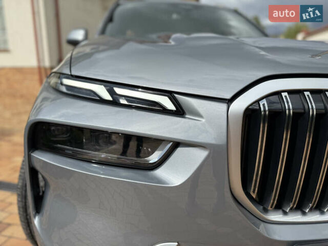 Серый БМВ X7, объемом двигателя 3 л и пробегом 22 тыс. км за 85900 $, фото 47 на Automoto.ua
