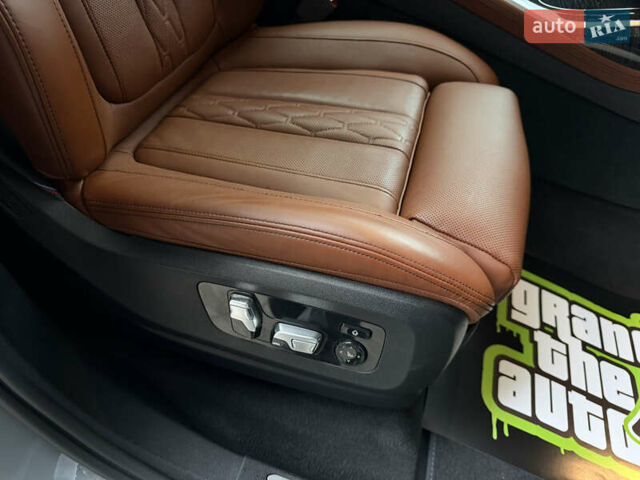 Сірий БМВ X7, об'ємом двигуна 4.39 л та пробігом 52 тис. км за 128000 $, фото 45 на Automoto.ua