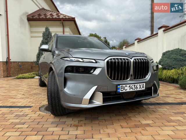 Серый БМВ X7, объемом двигателя 3 л и пробегом 22 тыс. км за 85900 $, фото 2 на Automoto.ua