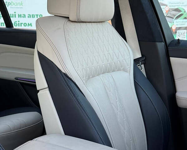 Серый БМВ X7, объемом двигателя 3 л и пробегом 45 тыс. км за 97500 $, фото 36 на Automoto.ua