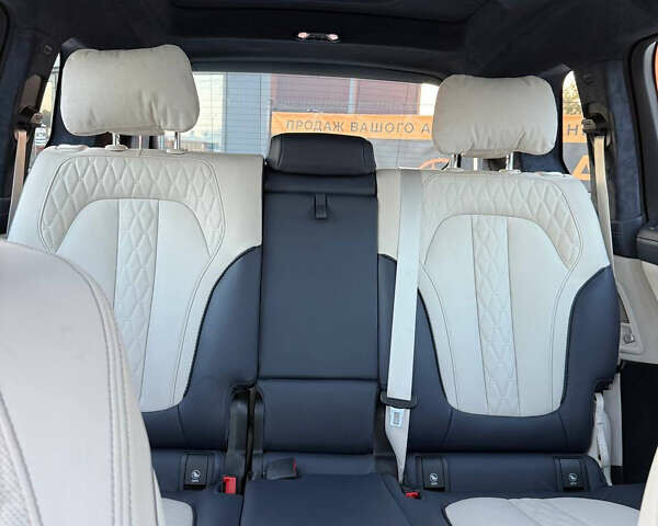 Серый БМВ X7, объемом двигателя 3 л и пробегом 45 тыс. км за 97500 $, фото 37 на Automoto.ua