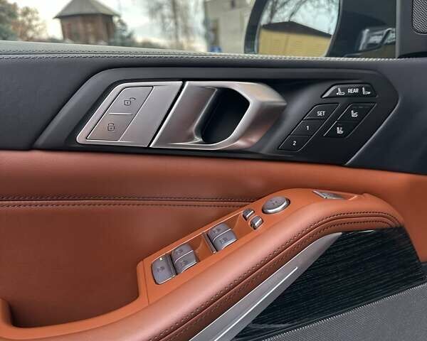 Сірий БМВ X7, об'ємом двигуна 2.99 л та пробігом 55 тис. км за 105900 $, фото 44 на Automoto.ua