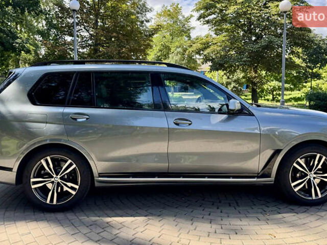 Серый БМВ X7, объемом двигателя 3 л и пробегом 47 тыс. км за 105000 $, фото 5 на Automoto.ua