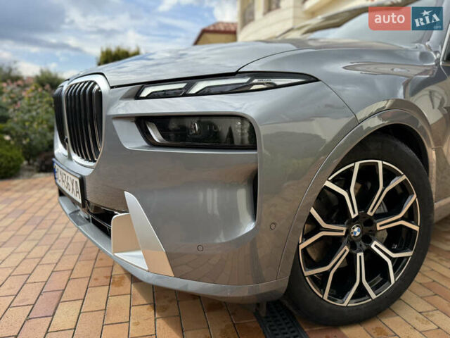Серый БМВ X7, объемом двигателя 3 л и пробегом 22 тыс. км за 85900 $, фото 13 на Automoto.ua