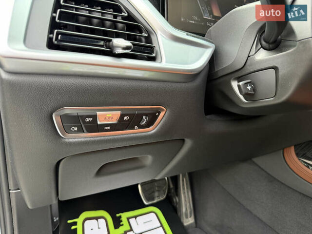 Серый БМВ X7, объемом двигателя 4.39 л и пробегом 45 тыс. км за 129900 $, фото 43 на Automoto.ua