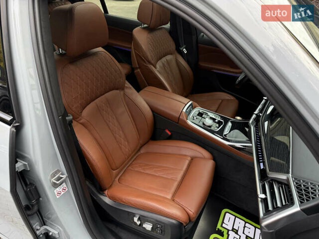 Серый БМВ X7, объемом двигателя 4.39 л и пробегом 45 тыс. км за 129900 $, фото 34 на Automoto.ua