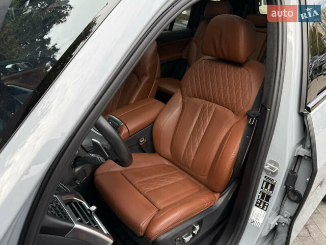 Серый БМВ X7, объемом двигателя 4.39 л и пробегом 45 тыс. км за 129900 $, фото 31 на Automoto.ua