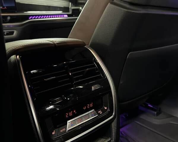 Серый БМВ X7, объемом двигателя 4.39 л и пробегом 83 тыс. км за 135000 $, фото 20 на Automoto.ua