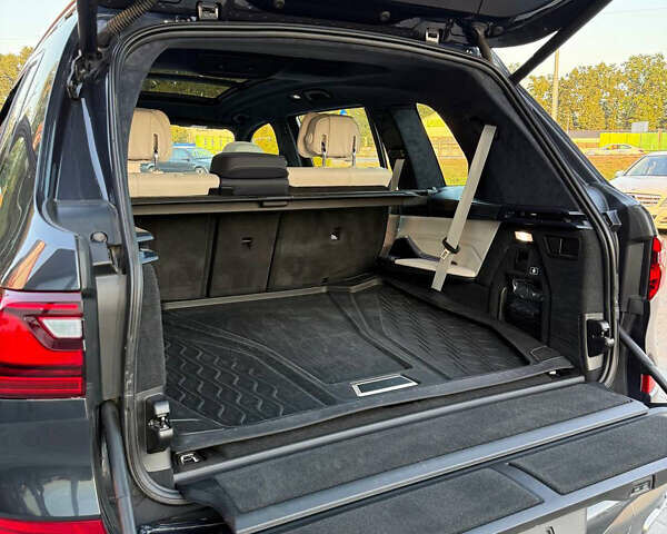 Серый БМВ X7, объемом двигателя 3 л и пробегом 45 тыс. км за 97500 $, фото 17 на Automoto.ua