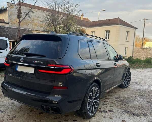 Серый БМВ X7, объемом двигателя 4.39 л и пробегом 97 тыс. км за 119000 $, фото 3 на Automoto.ua