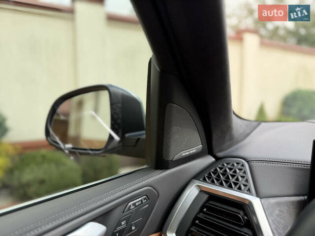 Серый БМВ X7, объемом двигателя 3 л и пробегом 22 тыс. км за 85900 $, фото 31 на Automoto.ua