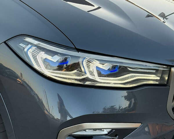 Серый БМВ X7, объемом двигателя 3 л и пробегом 45 тыс. км за 97500 $, фото 14 на Automoto.ua