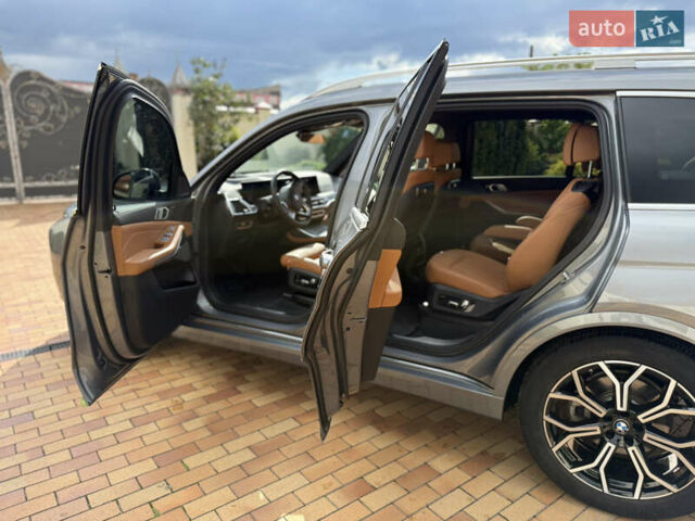 Серый БМВ X7, объемом двигателя 3 л и пробегом 22 тыс. км за 85900 $, фото 43 на Automoto.ua