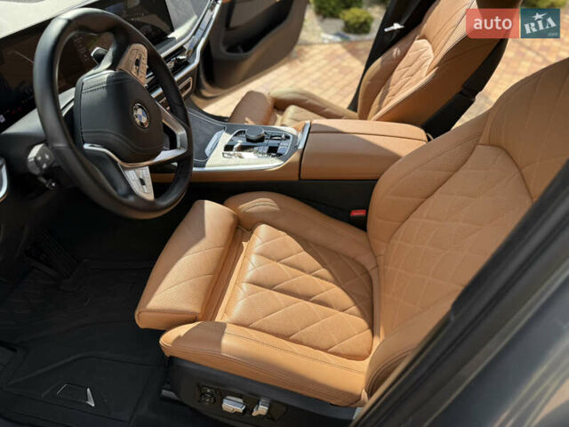 Серый БМВ X7, объемом двигателя 3 л и пробегом 22 тыс. км за 85900 $, фото 18 на Automoto.ua